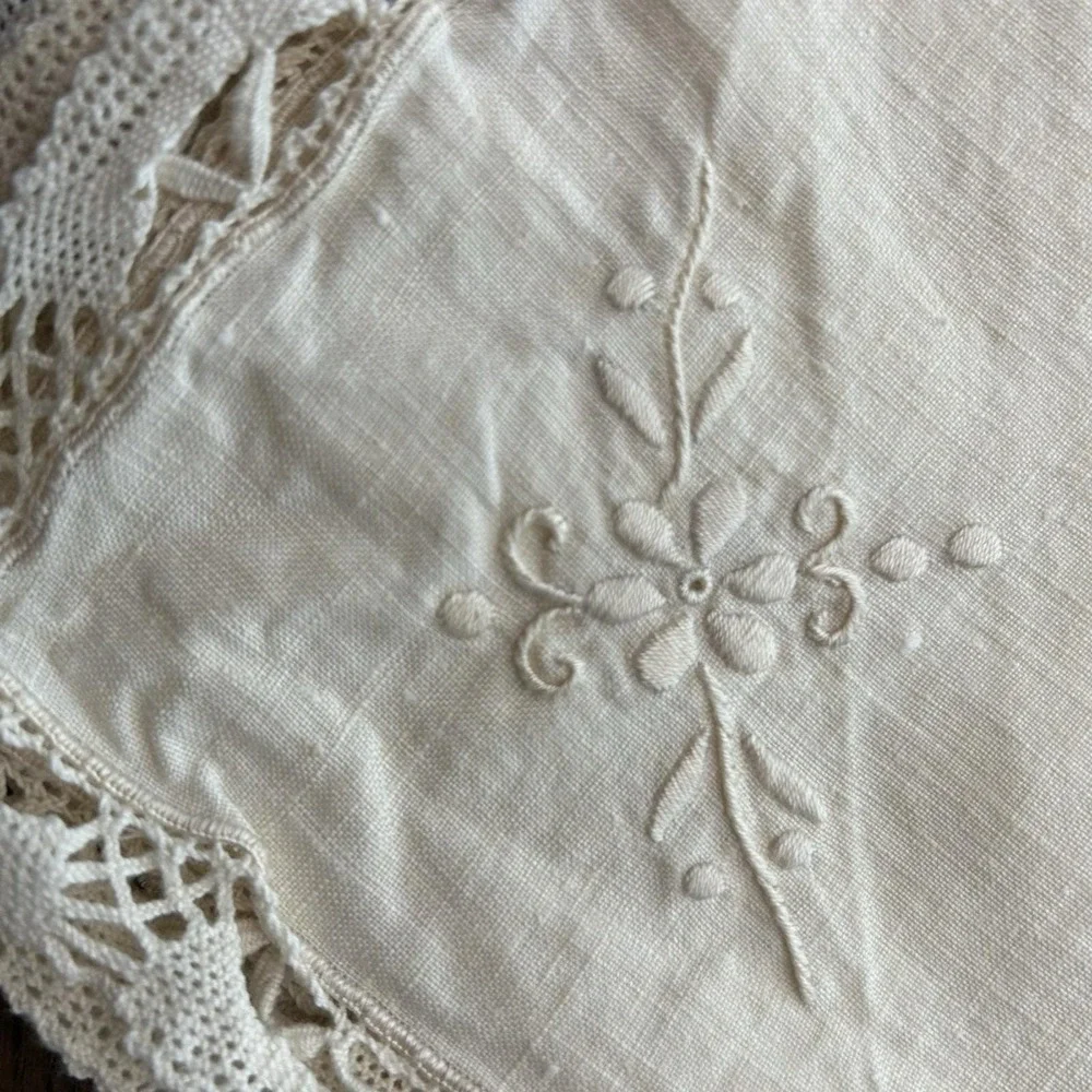 Vintage White Cloth Napkins Embroidered Linen Crochet Lace Border Set Of 4 Doily